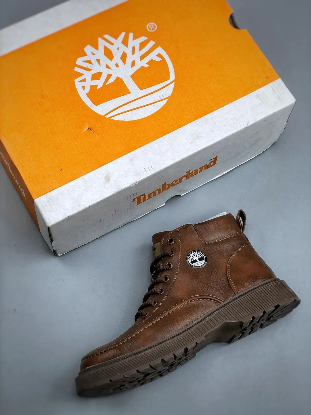 💰480 /Timberland Timberland/Timberland classic model 25ss new high-top, classic re-creation, brand new upgrade, Guangdong factory quality, original box and original packaging, the fabric is made of Italian top frosted cowhide, with anti-odor and anti-corrosion genuine leather latex insoles, giving you a perfect wearing experience. High-quality and durable, a must-have for sportsmen. Specializes in not looking handsome. High-quality, first-class foot feel. Exclusive supply. Item number: TB23066 Size: 38-44